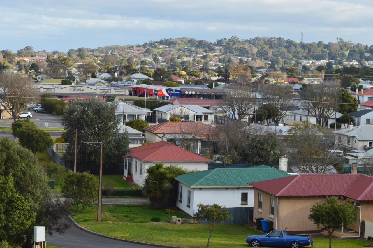 Blue Motel Mount Gambier