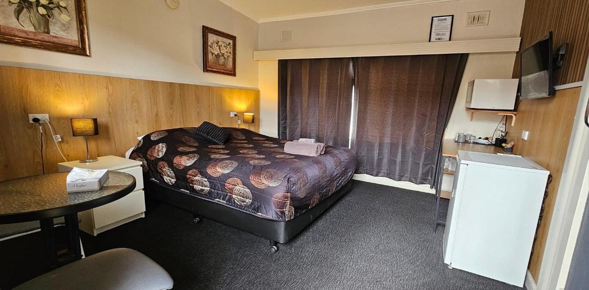 Blue Motel Mount Gambier